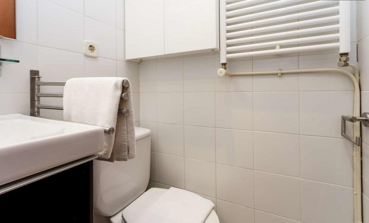 Latina Apartment มาดริด ภายนอก รูปภาพ